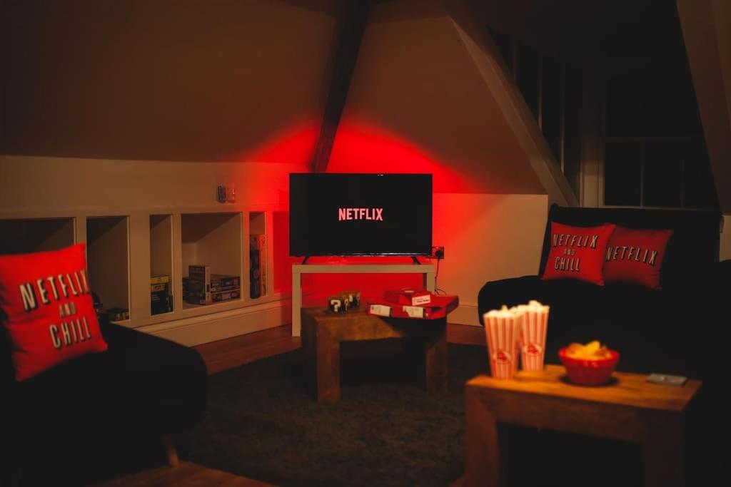 نيوكاسل أبون تاين Games And Movies Lounge 7 Bed City Centre Apartment المظهر الخارجي الصورة
