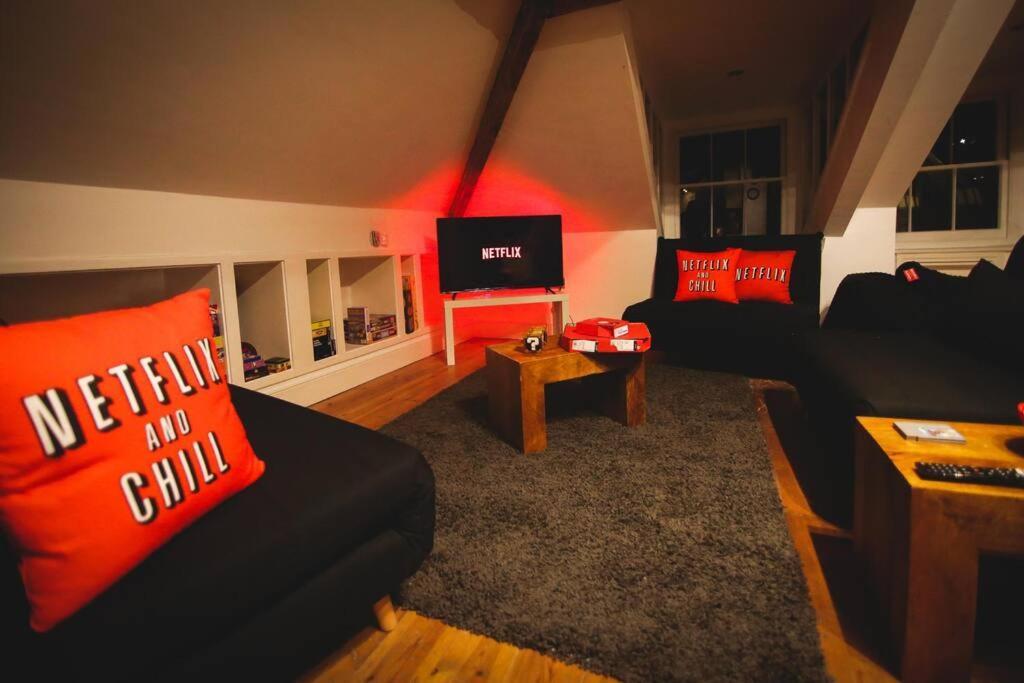 نيوكاسل أبون تاين Games And Movies Lounge 7 Bed City Centre Apartment المظهر الخارجي الصورة
