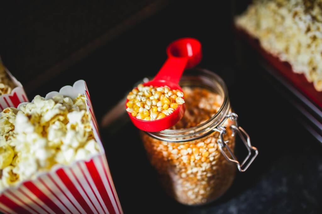 نيوكاسل أبون تاين Games And Movies Lounge 7 Bed City Centre Apartment المظهر الخارجي الصورة