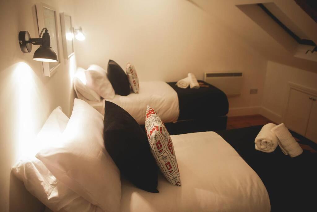 نيوكاسل أبون تاين Games And Movies Lounge 7 Bed City Centre Apartment المظهر الخارجي الصورة